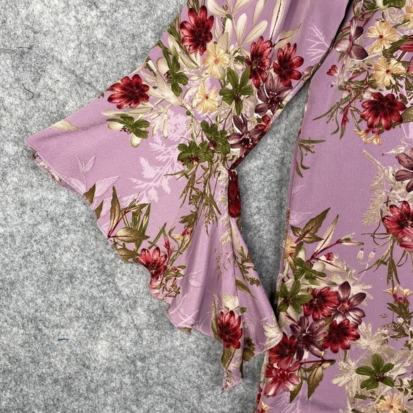 Aura Floral Tunic Top Women's Size M Semi Sheer Lilac Angel Sleeve Office Casual - Picture 2 of 8